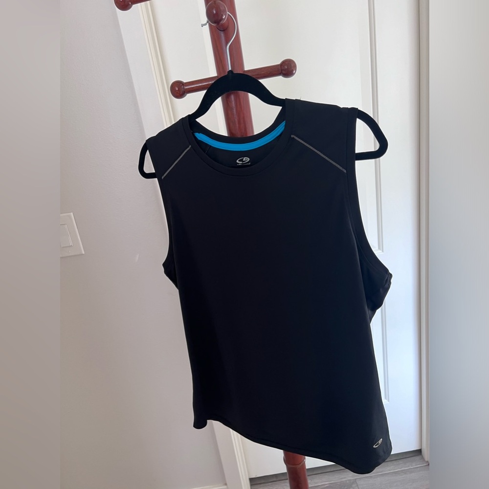 Champion: Black semi fitted workout shirt (size 2XL/XXL)